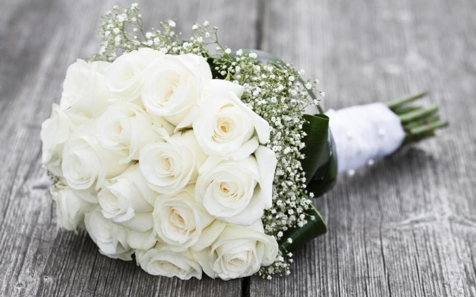 Click image for larger version

Name:	white-bouquet-1.jpg
Views:	30
Size:	100.1 KB
ID:	4283340